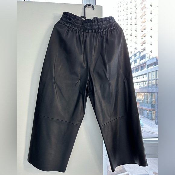 Zara Black Cropped Leather Pants - Picture 3 of 3